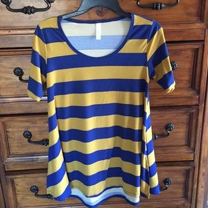 Women’s Lularoe perfect T!
